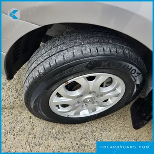HYUNDAI STAREX 5-SEATER VAN