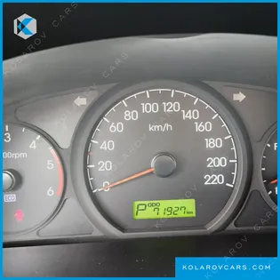 HYUNDAI STAREX 5-SEATER VAN