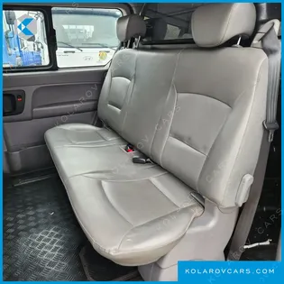HYUNDAI STAREX 5-SEATER VAN