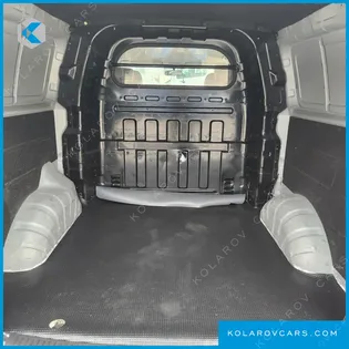 HYUNDAI STAREX 5-SEATER VAN