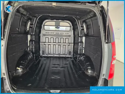 HYUNDAI STAREX 5-SEATER VAN