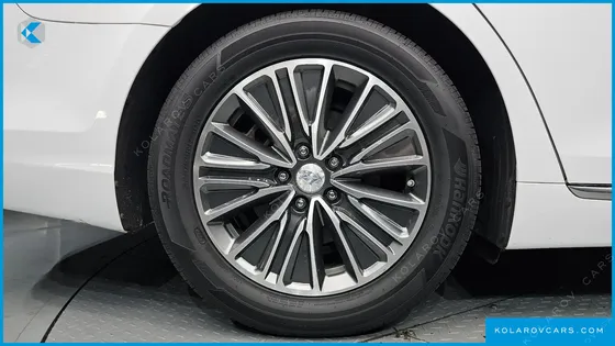 HYUNDAI GRANDEUR EXCLUSIVE
