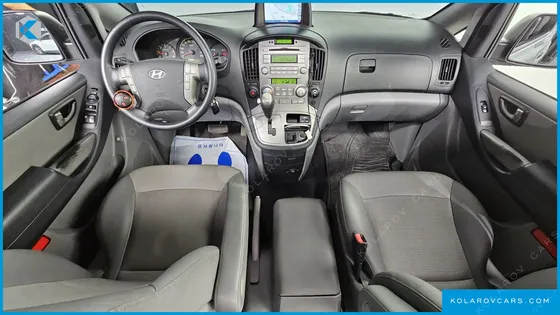 HYUNDAI STAREX 11-SEATER WAGON