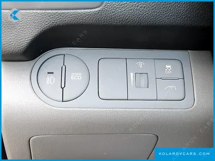 HYUNDAI STAREX 4WD 11-SEATER WAGON