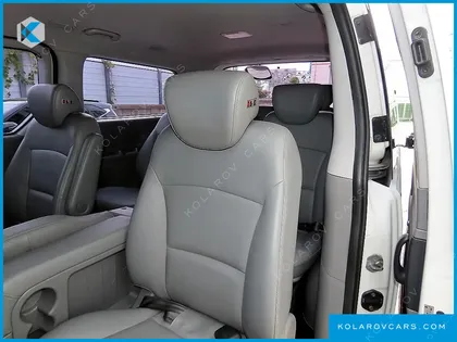 HYUNDAI STAREX 4WD 11-SEATER WAGON