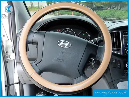 HYUNDAI STAREX 4WD 11-SEATER WAGON