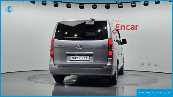 HYUNDAI STAREX 5-SEATER VAN