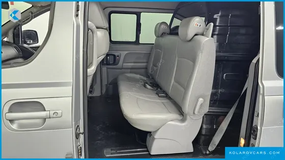 HYUNDAI STAREX 5-SEATER VAN