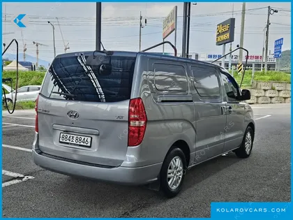 HYUNDAI STAREX 3-SEATER VAN