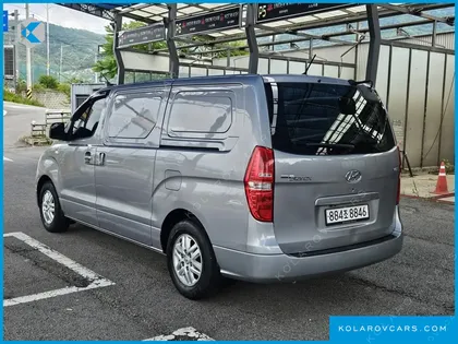 HYUNDAI STAREX 3-SEATER VAN
