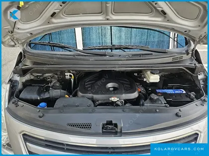 HYUNDAI STAREX 3-SEATER VAN