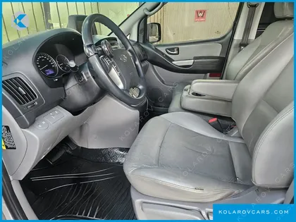 HYUNDAI STAREX 3-SEATER VAN