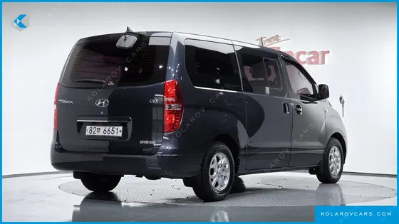 HYUNDAI STAREX 5-SEATER VAN