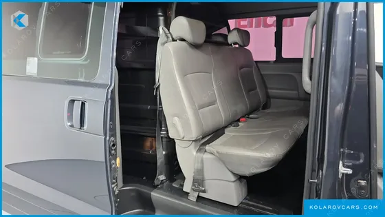 HYUNDAI STAREX 5-SEATER VAN