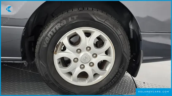HYUNDAI STAREX 5-SEATER VAN