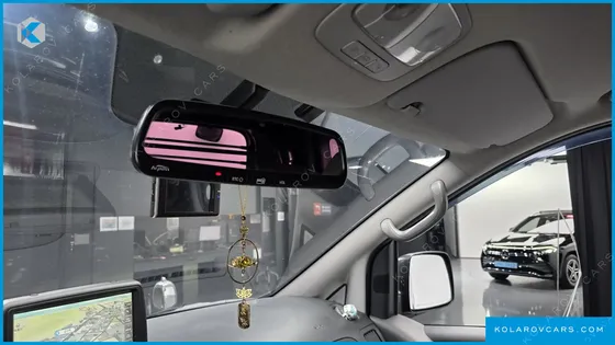 HYUNDAI STAREX 5-SEATER VAN