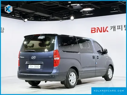 HYUNDAI STAREX 11-SEATER WAGON