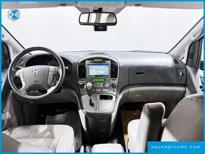 HYUNDAI STAREX 11-SEATER WAGON