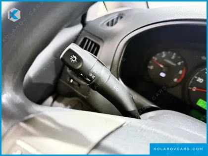 HYUNDAI STAREX 11-SEATER WAGON