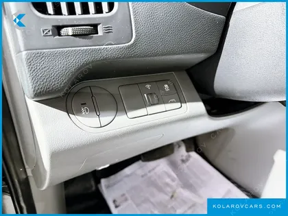 HYUNDAI STAREX 11-SEATER WAGON
