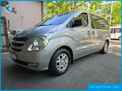 HYUNDAI STAREX 5-SEATER VAN