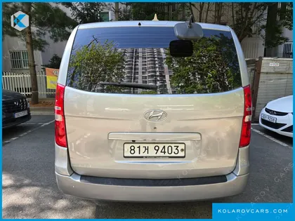 HYUNDAI STAREX 5-SEATER VAN