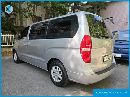 HYUNDAI STAREX 5-SEATER VAN