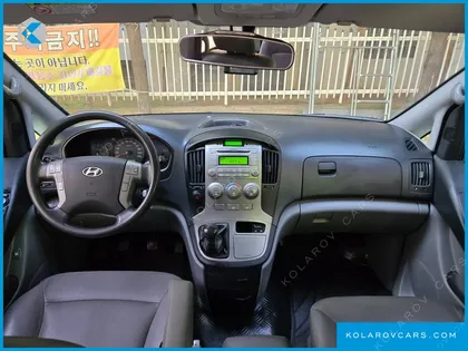 HYUNDAI STAREX 5-SEATER VAN