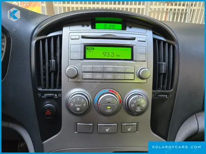 HYUNDAI STAREX 5-SEATER VAN