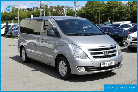 HYUNDAI STAREX 5-SEATER VAN