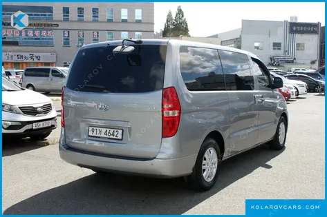 HYUNDAI STAREX 5-SEATER VAN