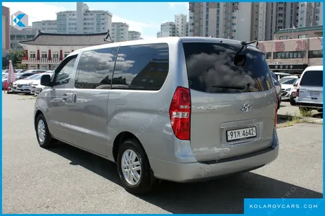 HYUNDAI STAREX 5-SEATER VAN