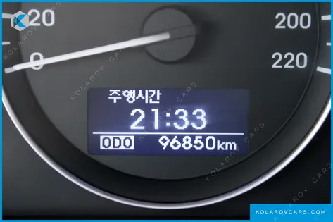 HYUNDAI STAREX 5-SEATER VAN