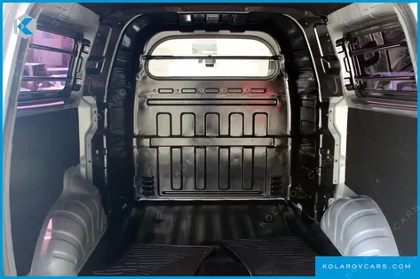 HYUNDAI STAREX 5-SEATER VAN
