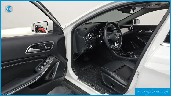 MERCEDES GLA-CLASS GLA220 PREMIUM