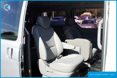HYUNDAI STAREX 12-SEATER WAGON