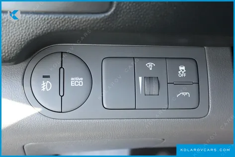 HYUNDAI STAREX 12-SEATER WAGON