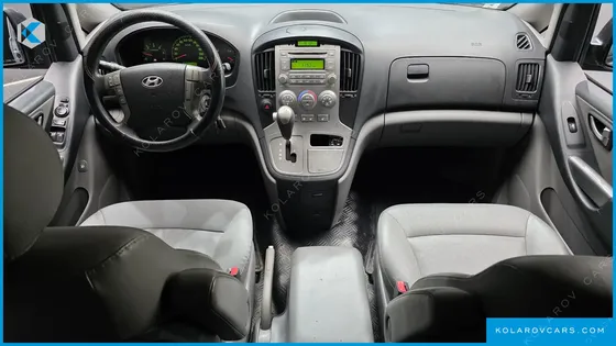 HYUNDAI STAREX 5-SEATER VAN