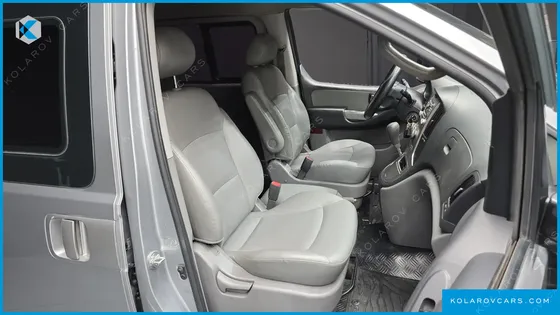 HYUNDAI STAREX 5-SEATER VAN