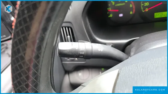 HYUNDAI STAREX 5-SEATER VAN