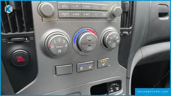 HYUNDAI STAREX 5-SEATER VAN