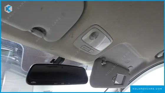 HYUNDAI STAREX 5-SEATER VAN
