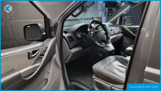 HYUNDAI STAREX 11-SEATER WAGON HVX