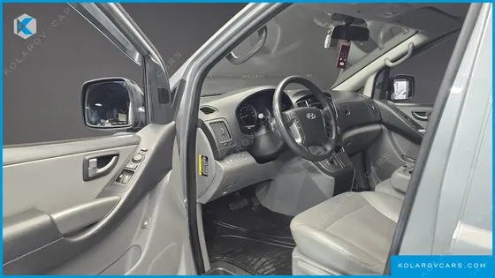 HYUNDAI STAREX 12-SEATER WAGON