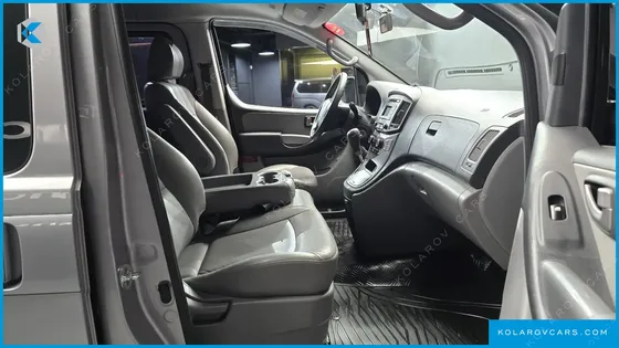 HYUNDAI STAREX 12-SEATER WAGON