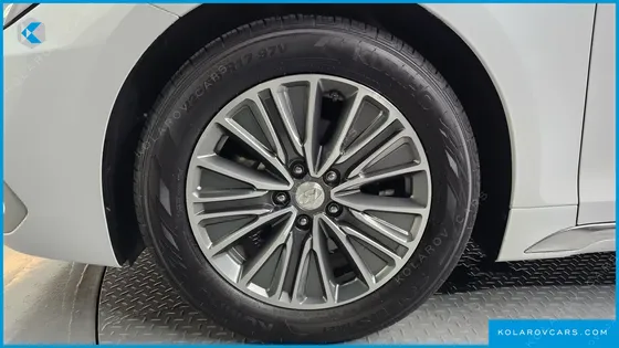 HYUNDAI GRANDEUR PREMIUM
