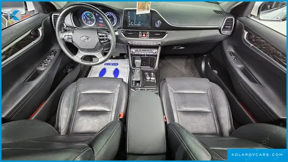HYUNDAI GRANDEUR PREMIUM