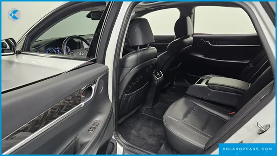 HYUNDAI GRANDEUR PREMIUM