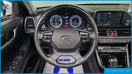HYUNDAI GRANDEUR PREMIUM