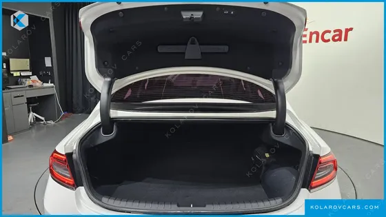 HYUNDAI GRANDEUR PREMIUM